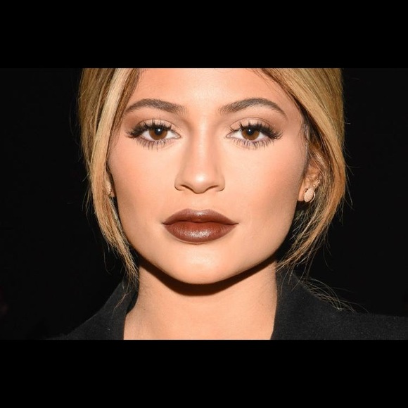 Kylie Lip Kit: True Brown K – priteychic Kylie Jenner True Brown kyliecosmetics