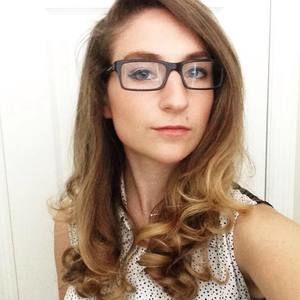 Meet your Posher, Dee dee