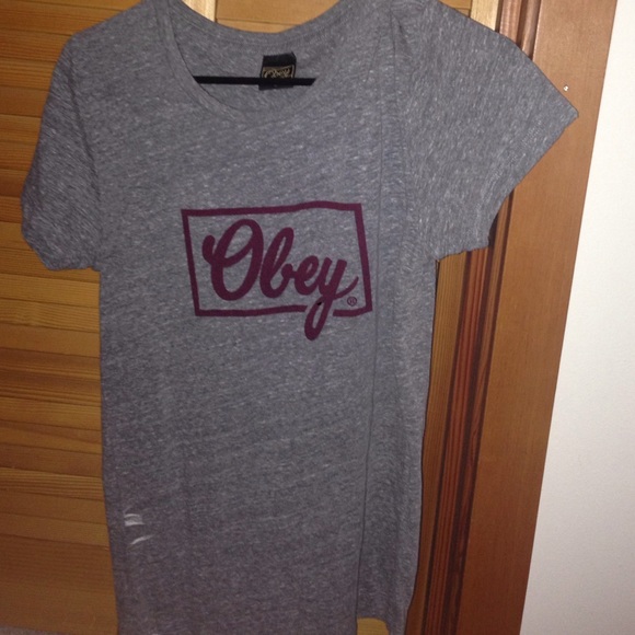 Obey t-shirt