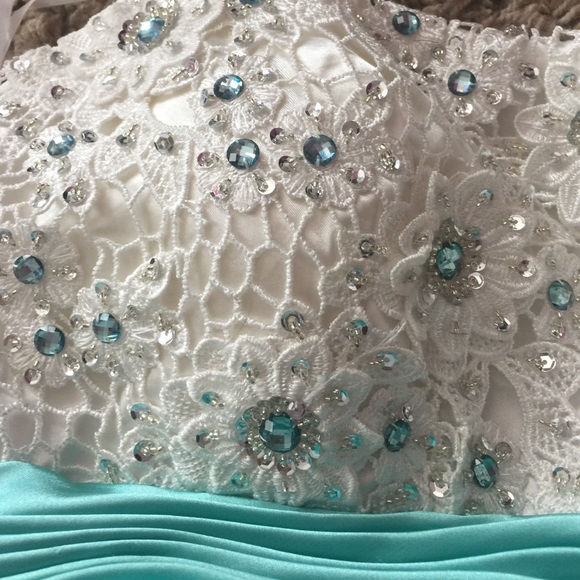 Turquise ombré homecoming/prom dress - Picture 4 of 4