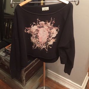 Oversized crop sweatshirt