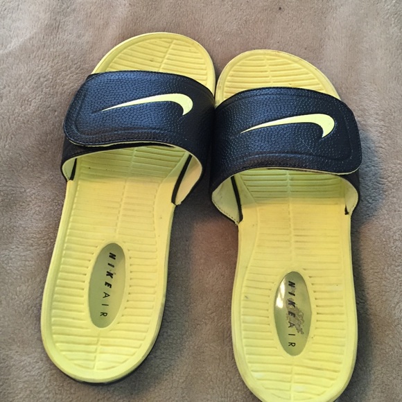 Men's sz 9 Nike air sandals