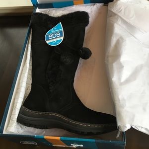 NWT! Brand new BareTraps boots