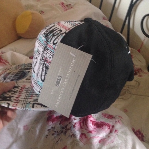 Washington snap-back hat - Picture 2 of 3