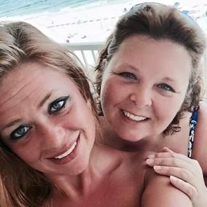 Meet your Posher, Lois