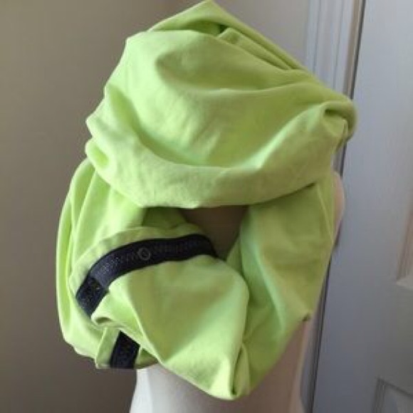 Lululemon wrap scarf