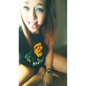 Meet your Posher, Becca