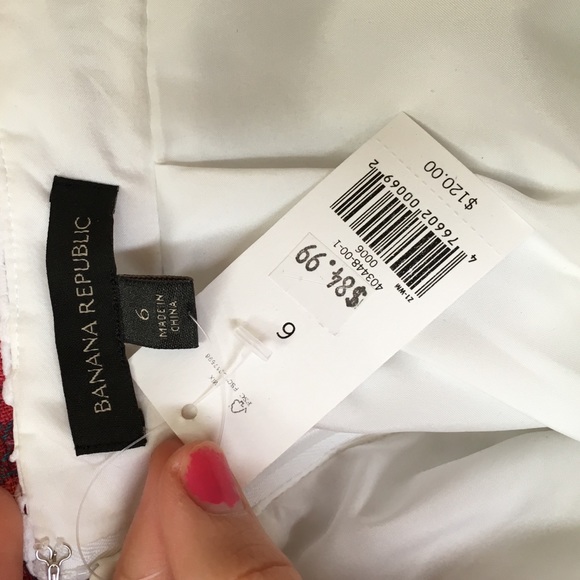 Banana Republic white floral lace pencil skirt - Picture 4 of 4