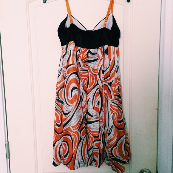 Dress - Picture 2 of 4