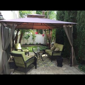 Meet your Posher, Joy