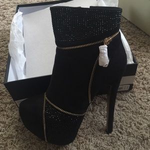 Bebe heel booties never worn