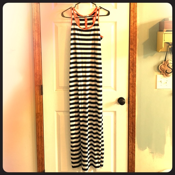 SOLD B&W Stripped Swimsuit Cover - Picture 1 of 4