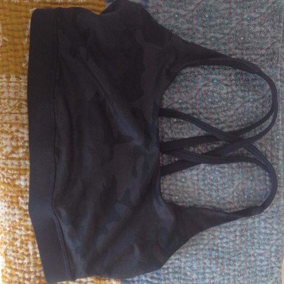 Lululemon Bra in Black Camo Size 8