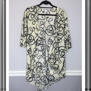 LulaRoe Lindsey style Kimono