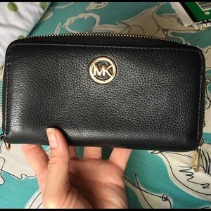 Michael Kors wristlet wallet
