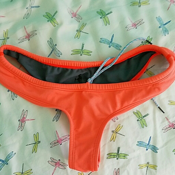 SOLD Cheeky jolyn bottoms - Picture 2 of 3