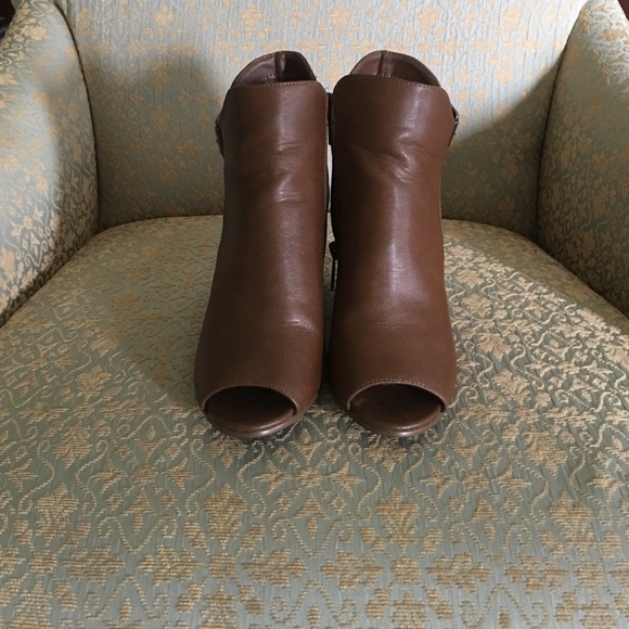 Brechelle chucky heel bootie