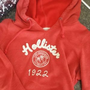 Hollister red hoodie (sz.L)