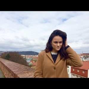 Meet your Posher, Ally