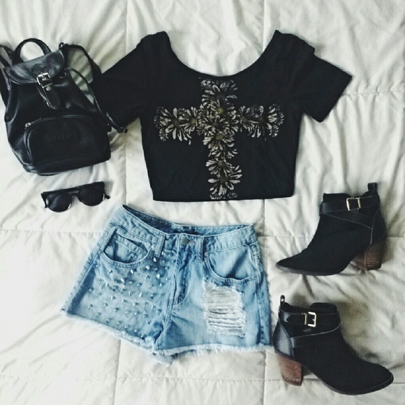 Kirra Tops - 🌟$5🌟 KIRRA daisy crop top