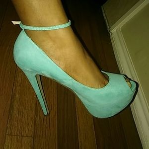 Sexy Mint Peep Toe Pumps