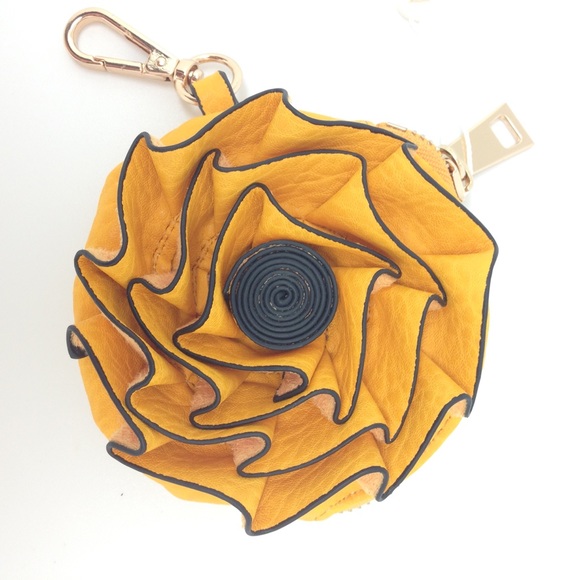 Urban Expressions Handbags - Round flower coin purse vegan 4 inches Round