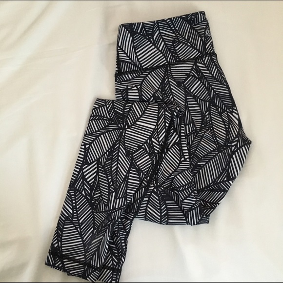 Full On Luon Lululemon Wunder Unders