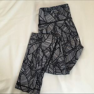 Full On Luon Lululemon Wunder Unders