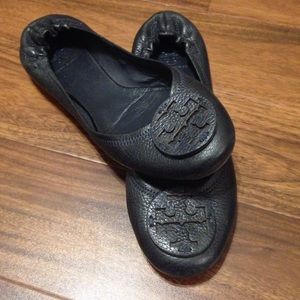 Tory Burch Signature Reva Flat in Black Sz 39