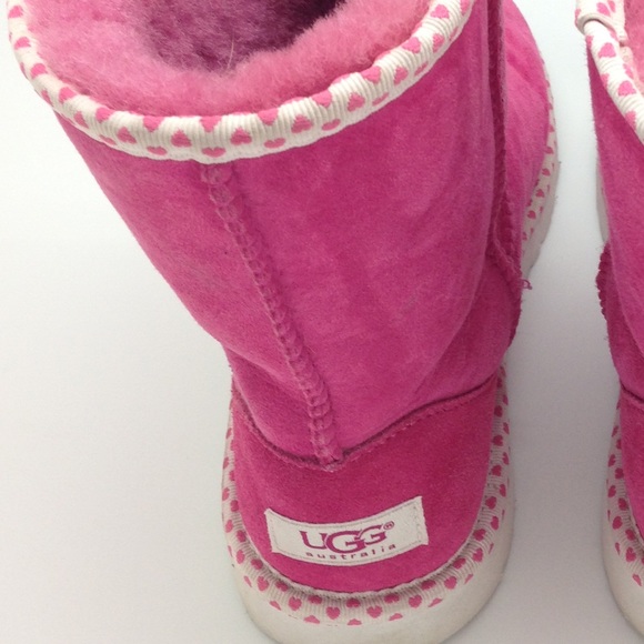 Ugg Pink boots w/ hearts . No trades - Picture 4 of 4