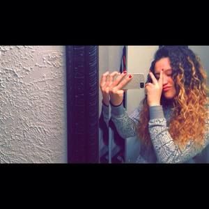 Meet your Posher, Alicia