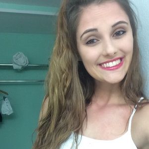 Meet your Posher, Kayla