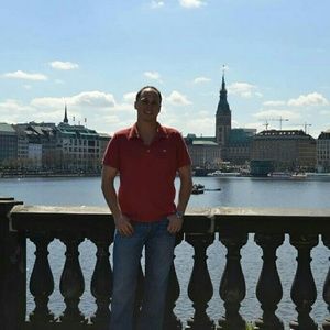 Meet your Posher, Tom