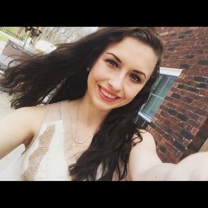 Meet your Posher, Emily