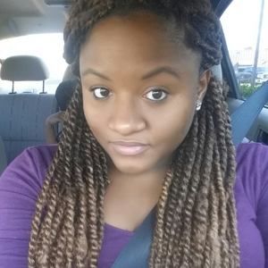 Meet your Posher, Alexia