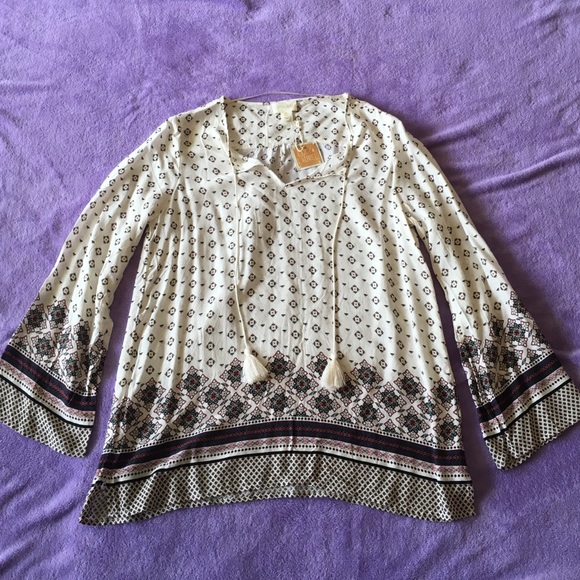 Brand new w/ tags patterned blouse