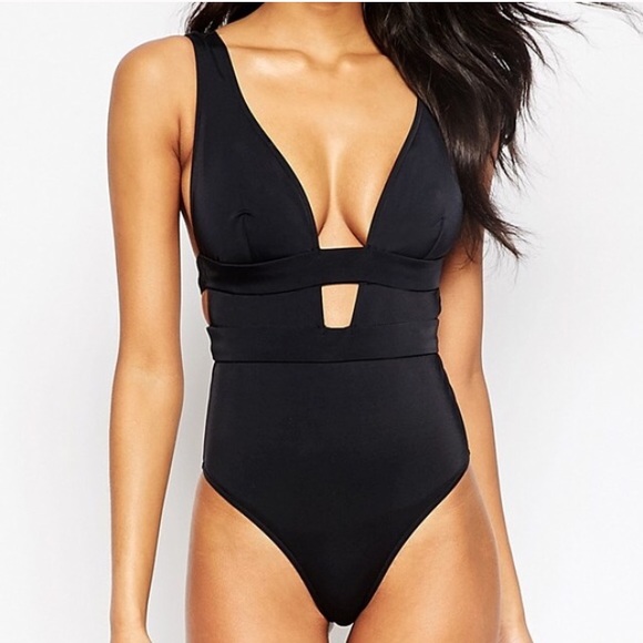 One piece black swim suite