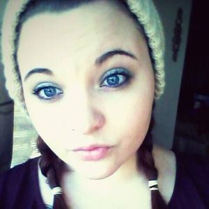 Meet your Posher, Halie