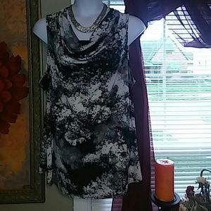 Causal Black and white top