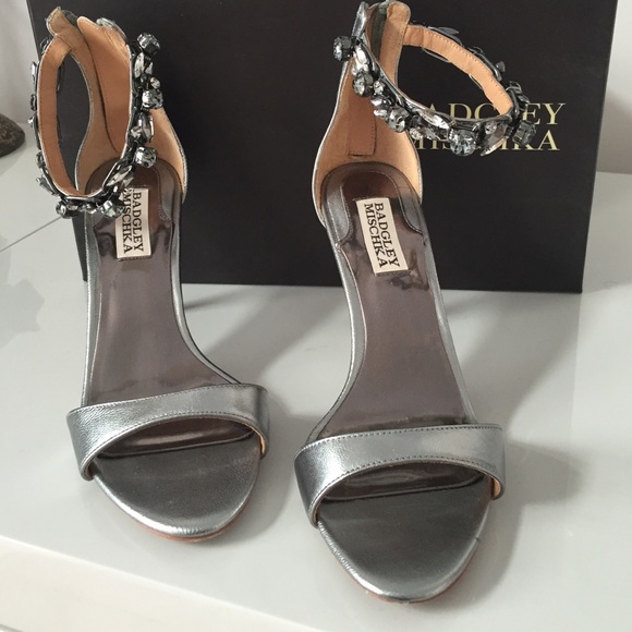 Badgley Mischika gray evening shoes - Picture 2 of 4