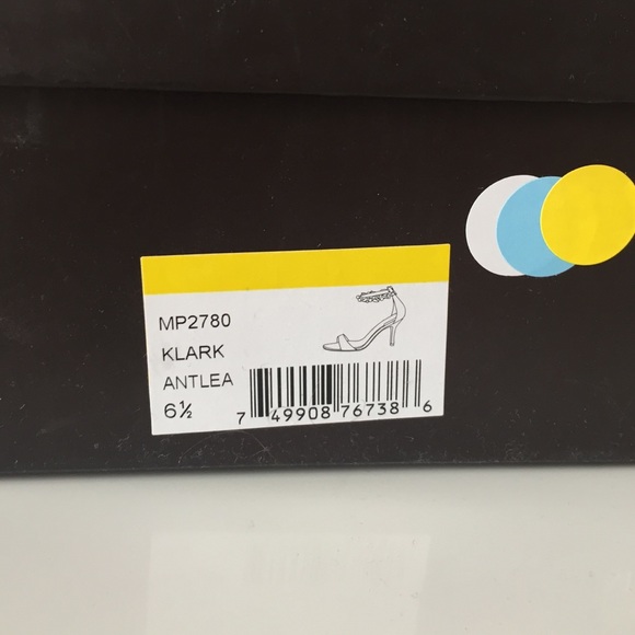 Badgley Mischika gray evening shoes - Picture 4 of 4