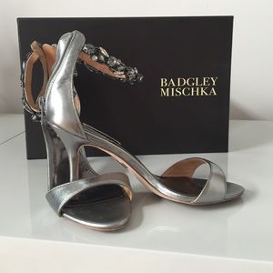 Badgley Mischika gray evening shoes