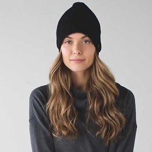 Lululemon Black Divinity Toque