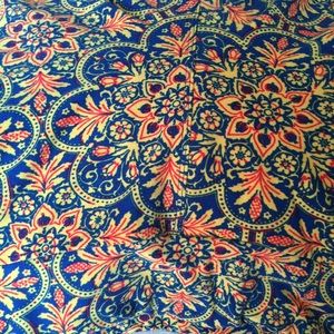 LulaRoe OS leggings.