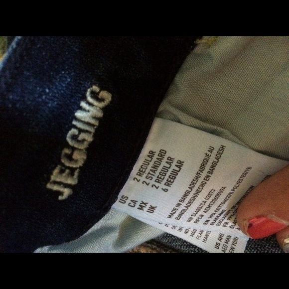 American Eagle Skinny Jeas - Picture 3 of 3