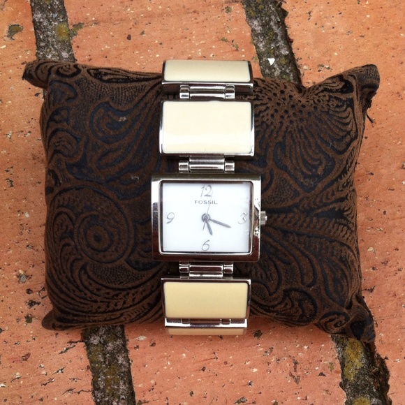 *CLOSET CLOSING SALE*  Ivory Enamel Fossil Watch