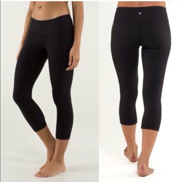 🚫SOLD🚫Lululemon wunder under crops