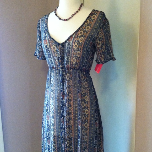 ❌SOLD IN BUNDLE❌NWT Sheer floral dress - Picture 2 of 4