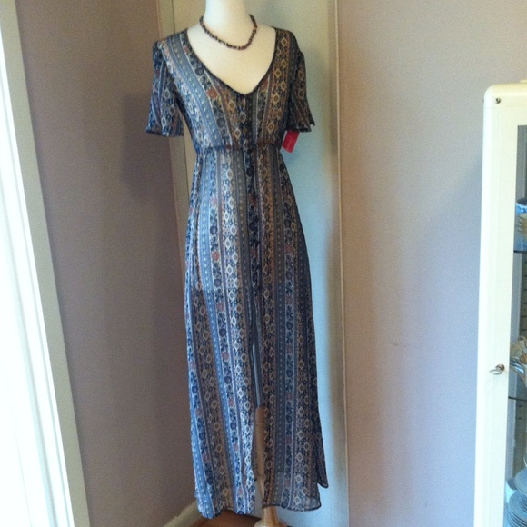 ❌SOLD IN BUNDLE❌NWT Sheer floral dress - Picture 3 of 4