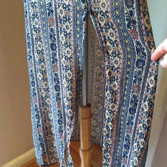 ❌SOLD IN BUNDLE❌NWT Sheer floral dress - Picture 4 of 4